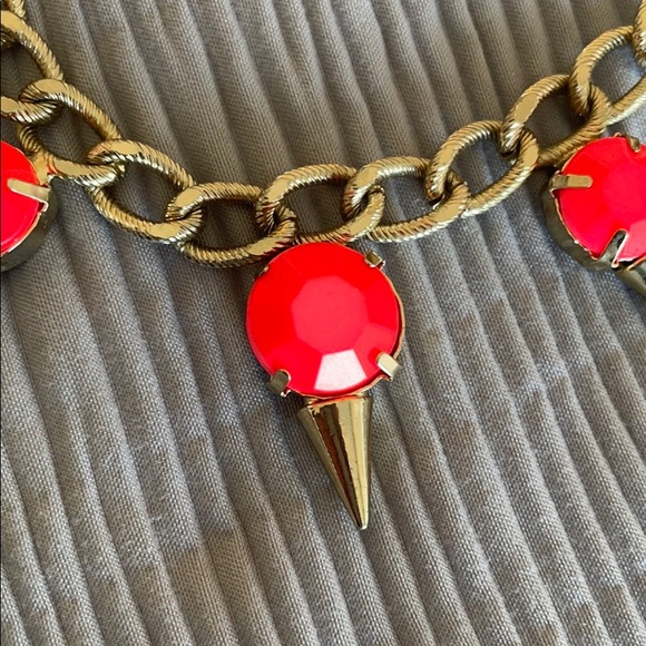 Gold & hot pink stone studded necklace - Picture 2 of 7